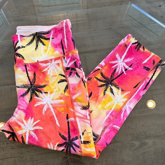 Calvin Klein Pants - NWOT. Calvin Klein Cropped Tropical Leggings. Size L. Inseam: 20 in Rise: 9.5 in